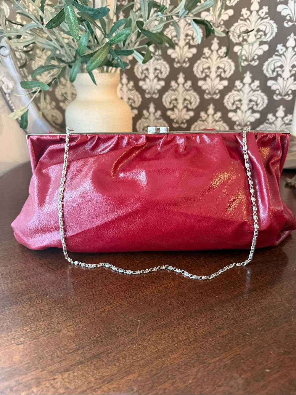 Vintage Y2K Red Faux Leather Kiss-Lock Frame Clutch Evening Bag with Chain.